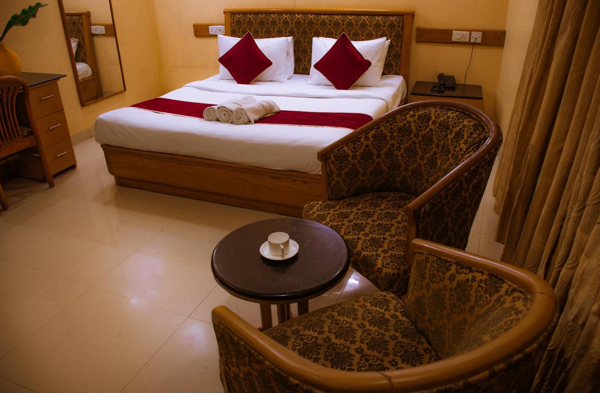 Naksha Tree Hotels - Mogappair Chennai Eksteriør billede