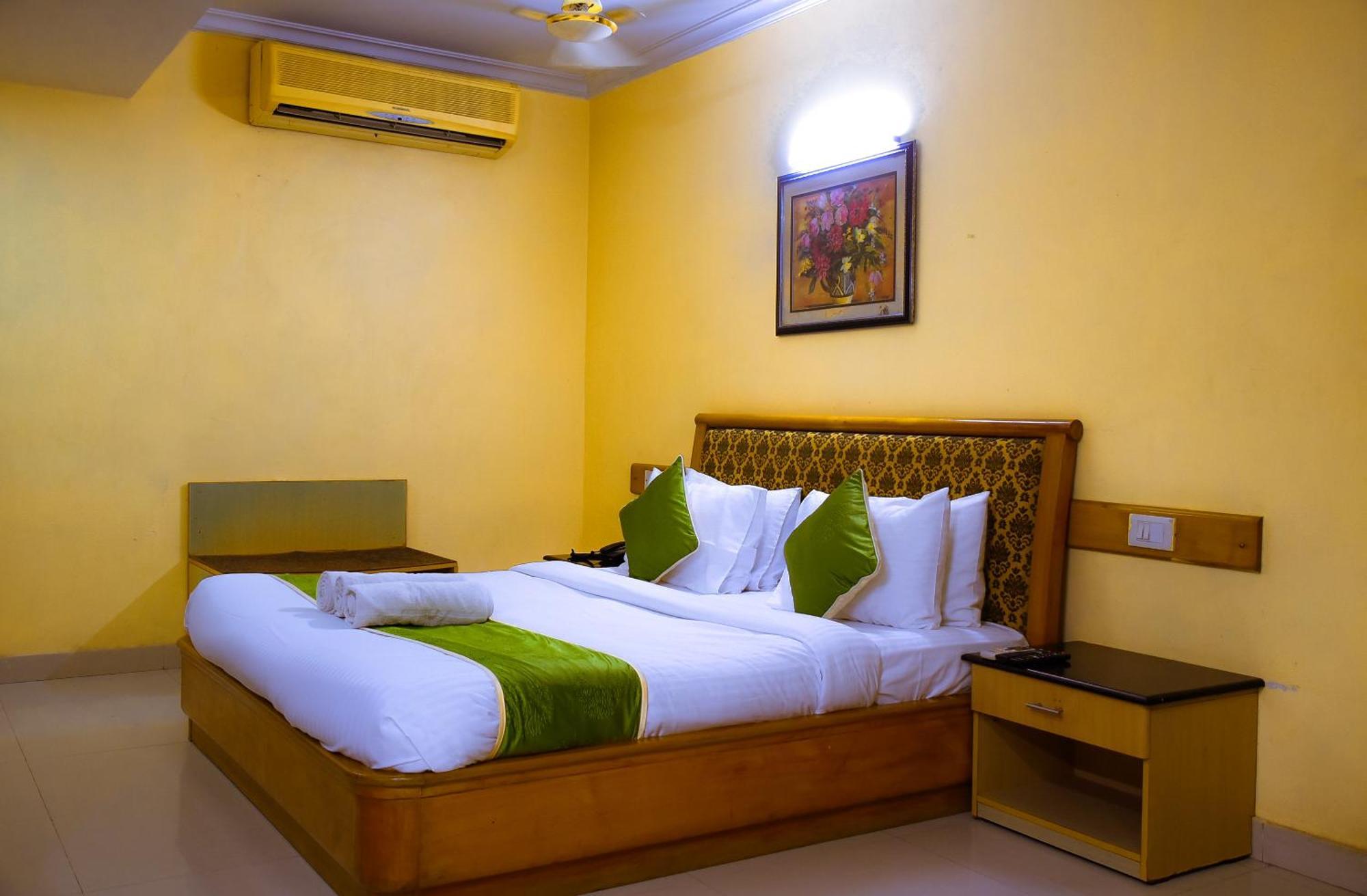 Naksha Tree Hotels - Mogappair Chennai Eksteriør billede