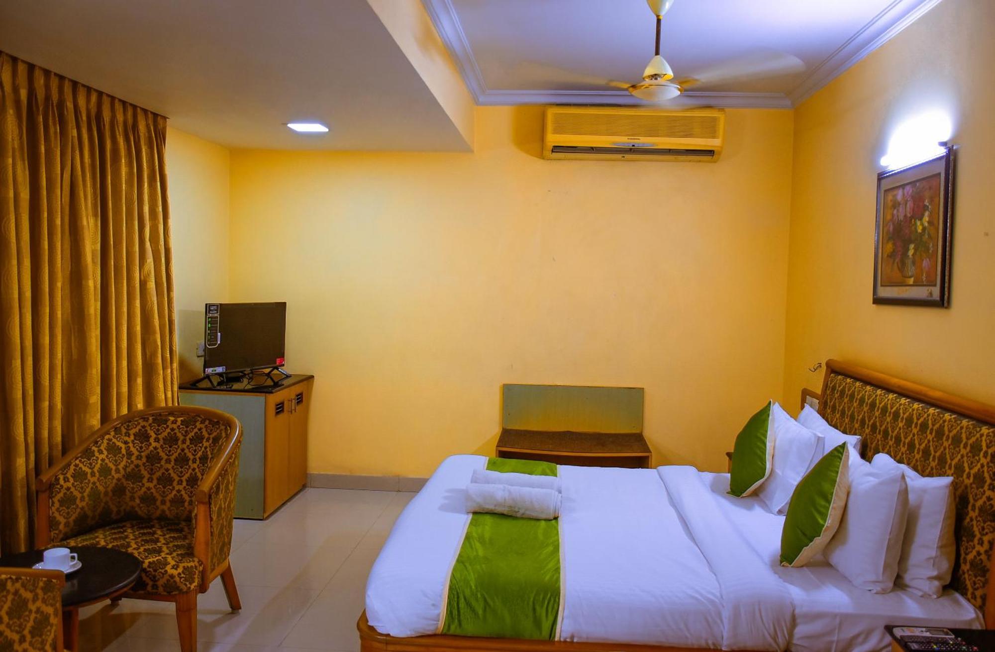 Naksha Tree Hotels - Mogappair Chennai Eksteriør billede