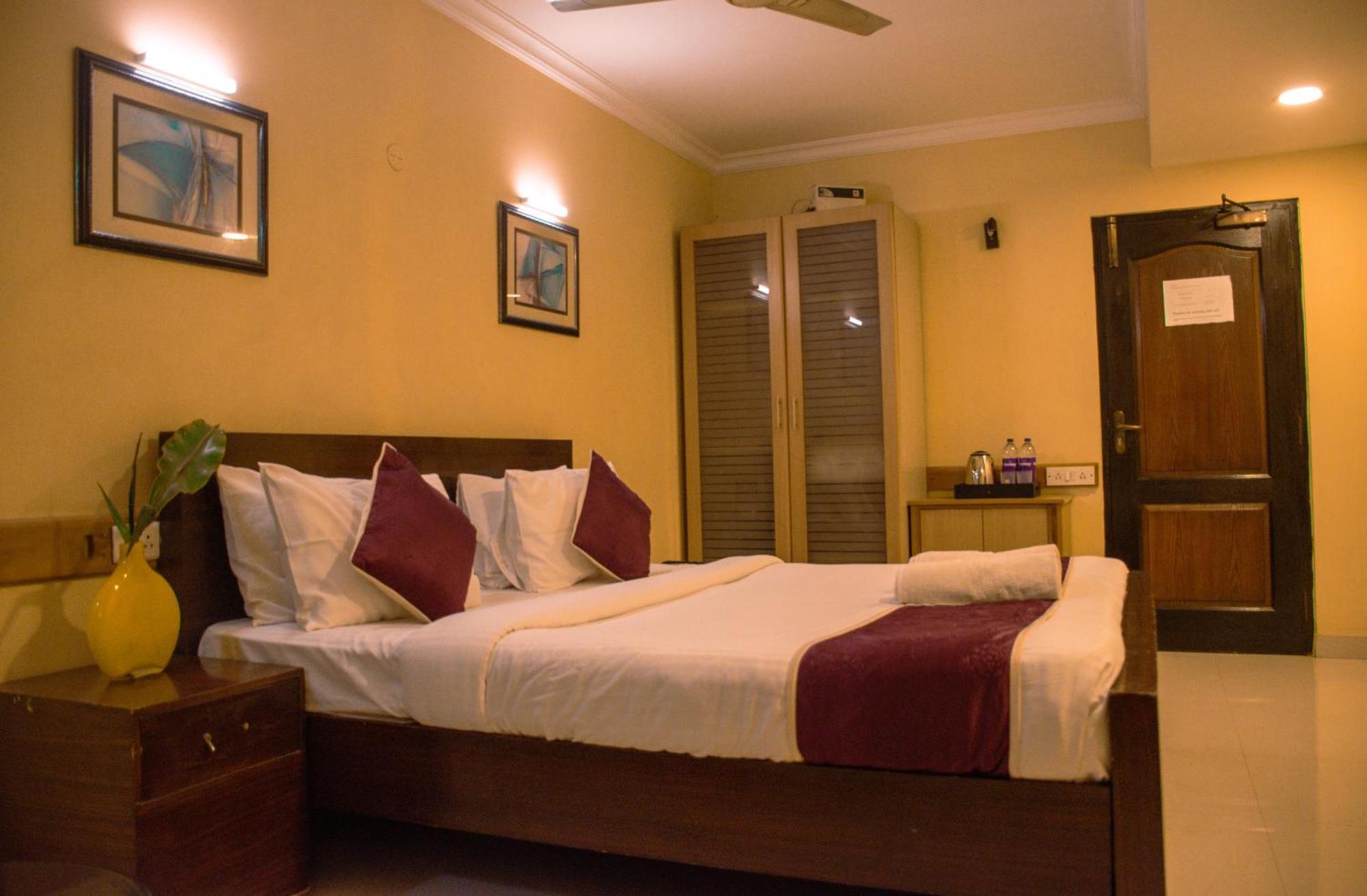 Naksha Tree Hotels - Mogappair Chennai Eksteriør billede